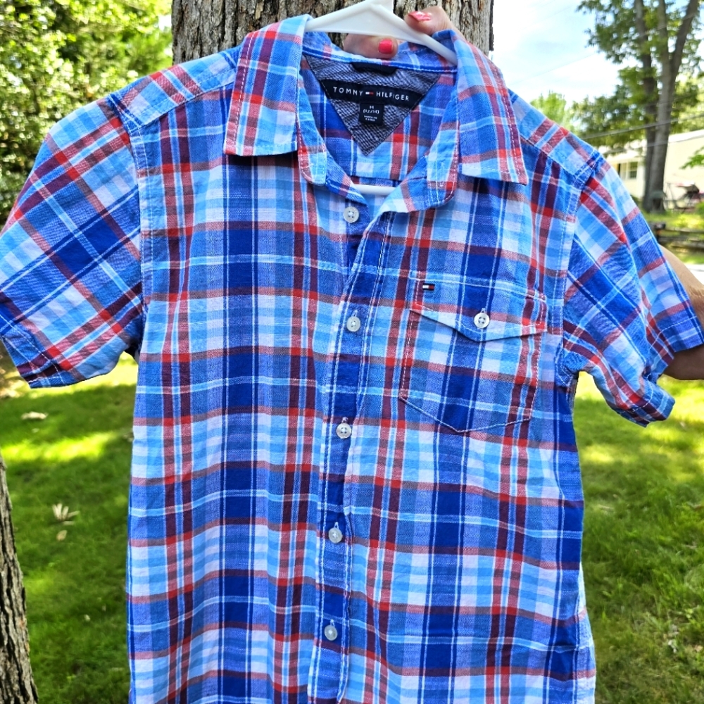 Tommy Hilfiger Short Sleeve Button-Down Shirt, Boys Size 12/14